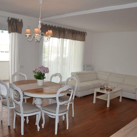 Porto Nuovo Holiday Home Монополи Экстерьер фото